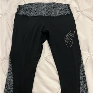 Women’s Nike Dry-Fit 3/4 Length Leggings